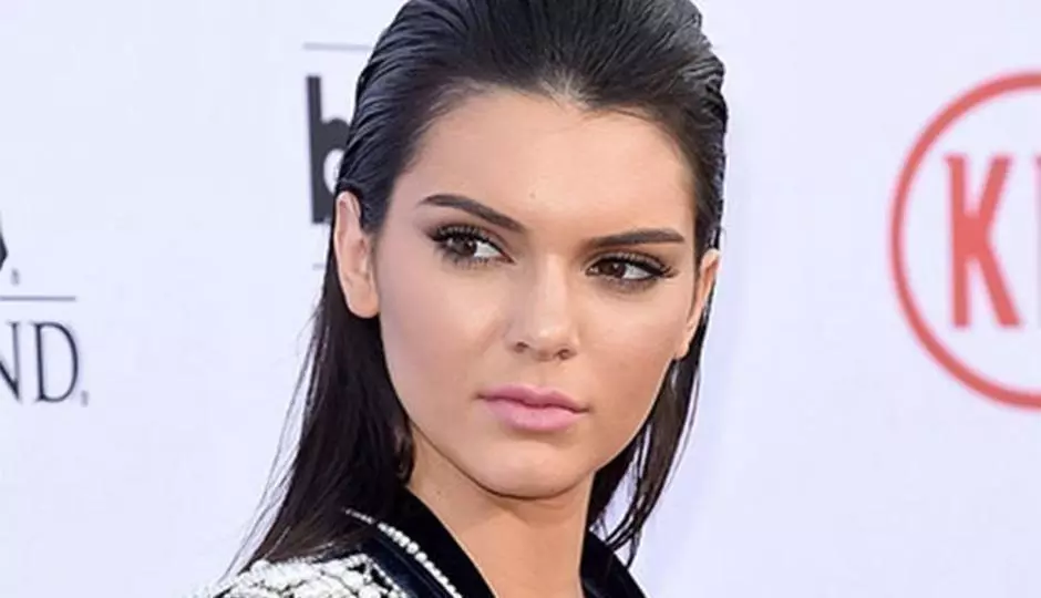 From Brunette to Blonde: Kendall Jenner&#039;s Getting Wiggy With It
