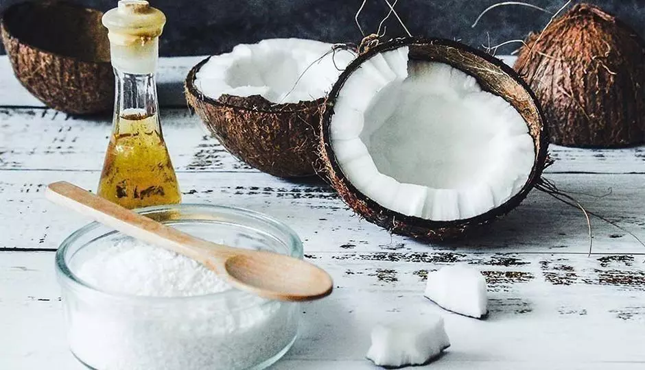 Top 3 Dangers of Using Coconut Oil for Hair Loss